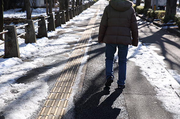 認知症の徘徊、どう受け止める？